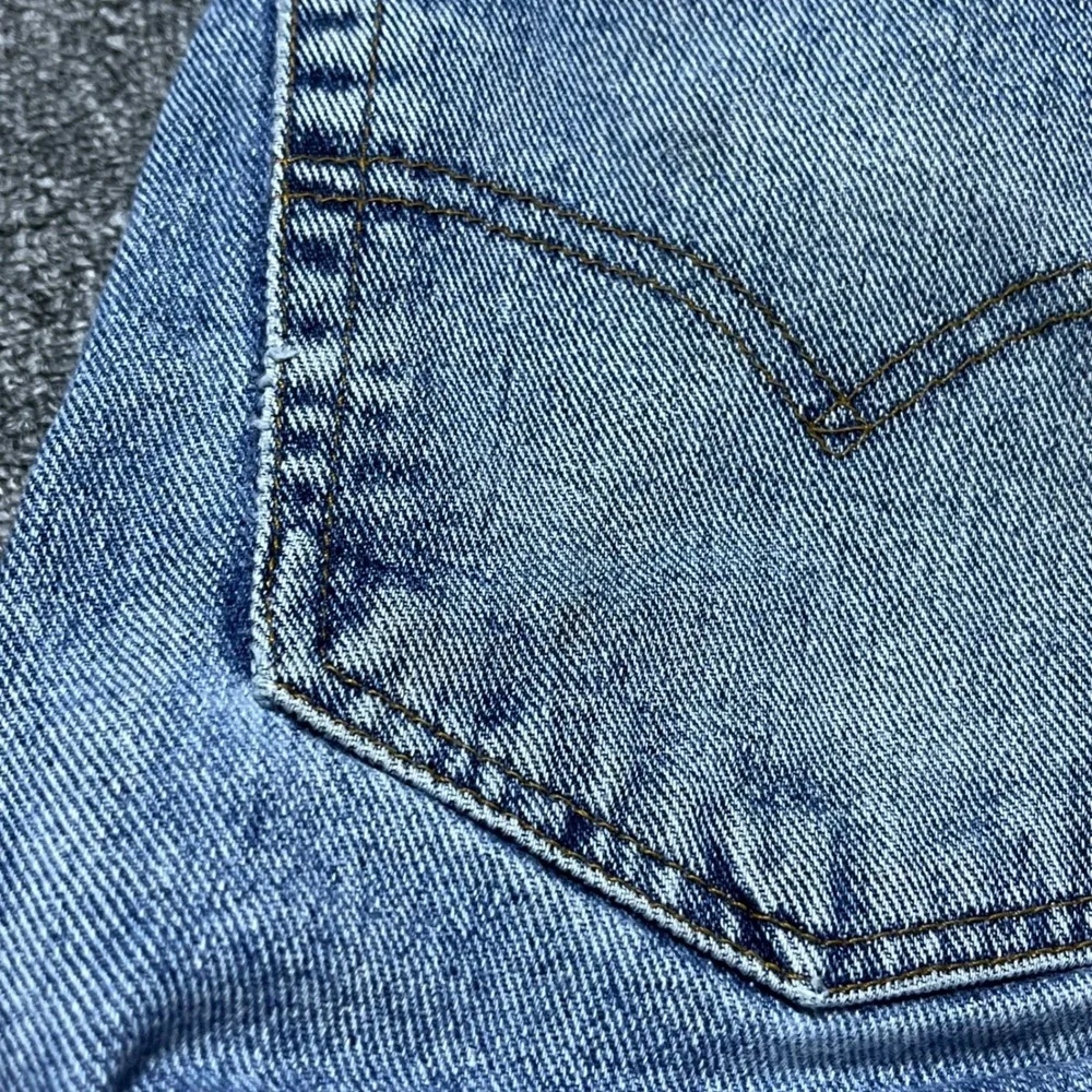 Vintage‎ Levi's Loose Fit Jeans 36x32 Blue Light Denim Distressed Gold Tab 90s